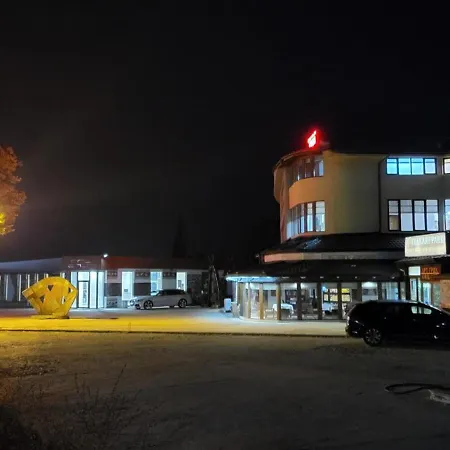 тракарт-парк Motel *