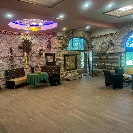 тракарт-парк Motel *