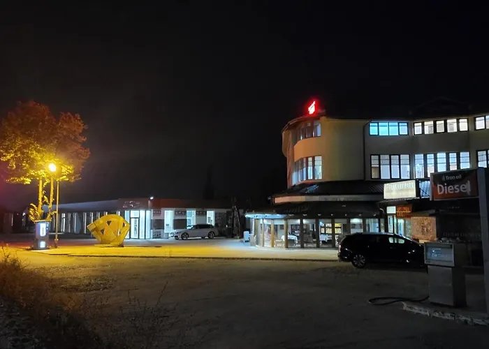 тракарт-парк Motel *